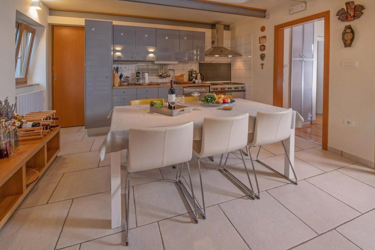 Villa Emili In Medulin - Haus Fuer 4-5 Personen Eksteriør bilde